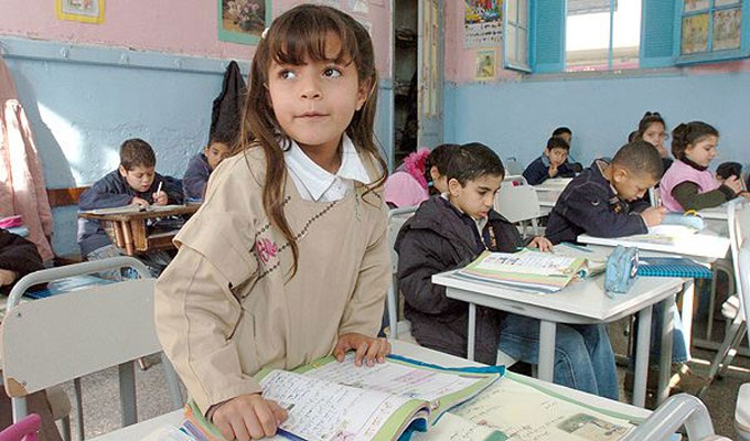 اتفاق بين النقابة والحكومة ينهي أزمة التعليم مؤقتا في تونس