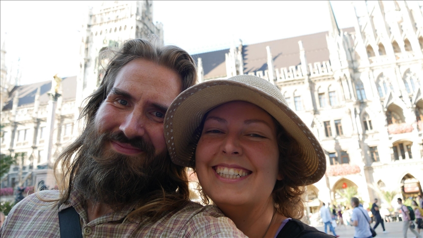 دون نقود.. زوجان ألمانيان يسافران عبر 7 بلدان