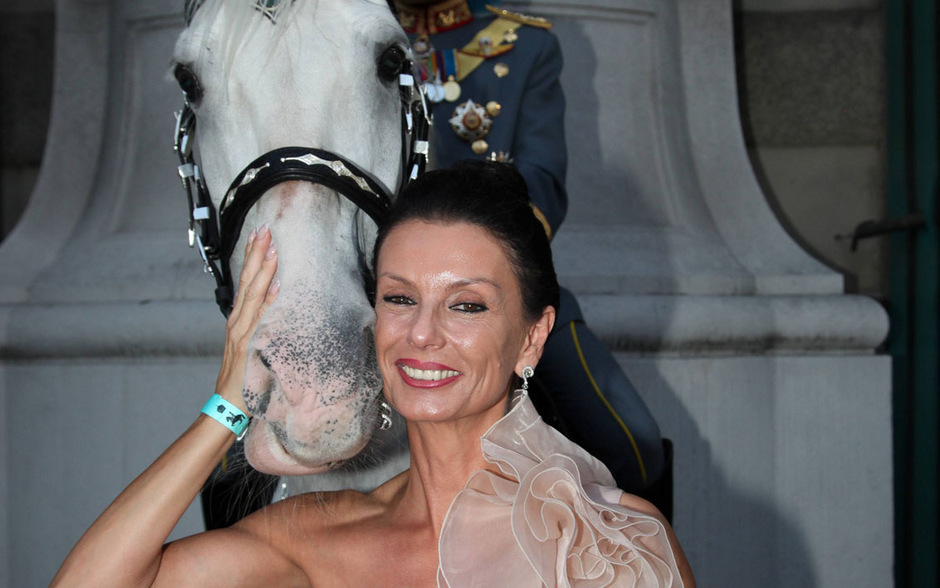 تعيين زوجة مستشار نمساوي مديرة لمدرسة فروسية يثير جدلا في فيينا  