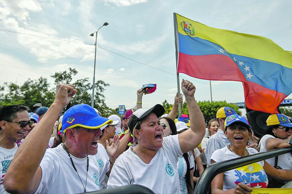 تكدس مساعدات أمريكية في مدينة كولومبية على الحدود مع فنزويلا