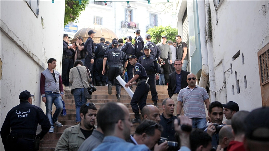 الجزائر.. حراك مفاجئ ضد الولاية الخامسة لبوتفليقة