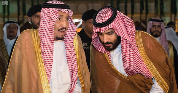  الغارديان:مؤشرات لتوسع الصدع بين الملك السعودي وولي عهده 