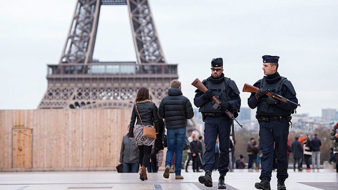    السجن 4 سنوات لإيواء مرتكبي هجمات باريس عام 2015 