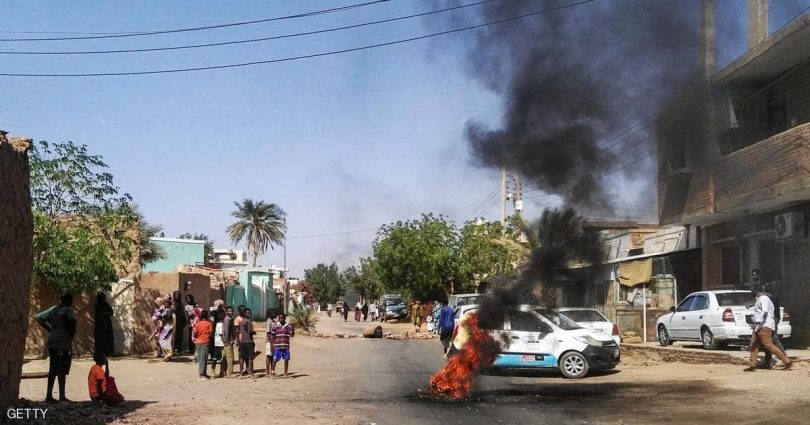  مقتل 4 أشخاص وإصابة 5 آخرين في انفجار قنبلة في أم درمان