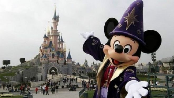 ضوضاء غريبة تسبب الذعر في ديزني لاند باريس