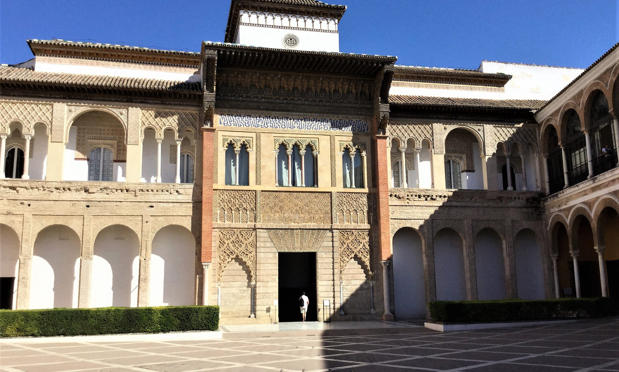 قصور الضياع العريقة تعود إلى الحياة في دول البلطيق لتجذب الزائرين