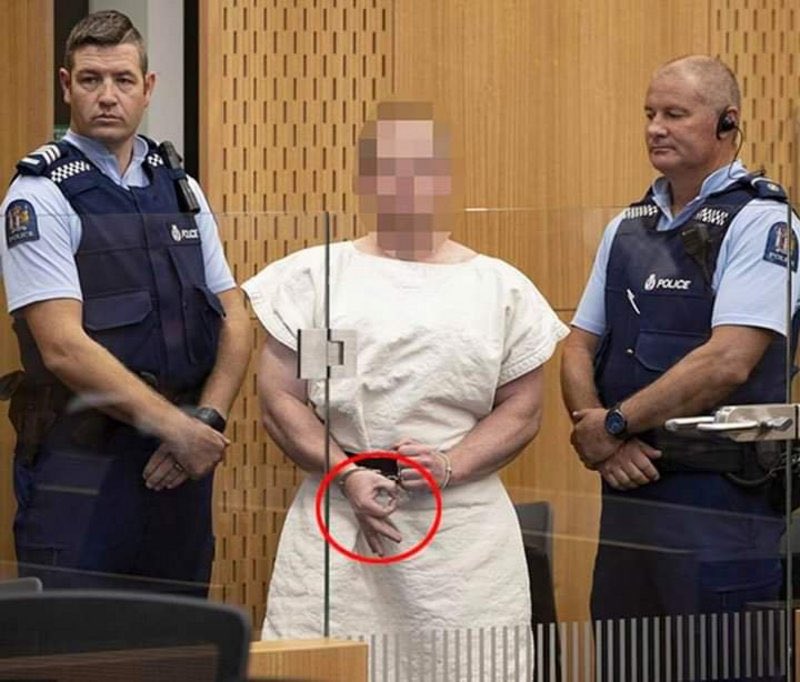 المشتبه به في هجومي المسجدين بنيوزيلندا يمثل أمام المحكمة