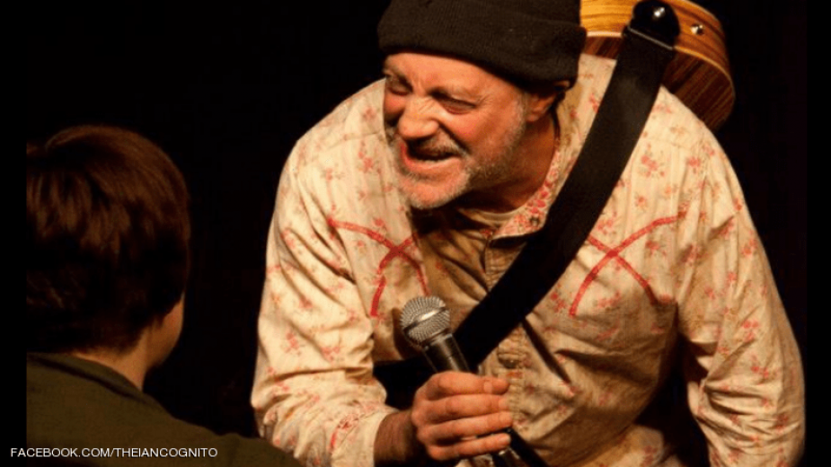 وفاة الفنان الكوميدي ايان كوجنيتو على المسرح أثناء أداء عرض