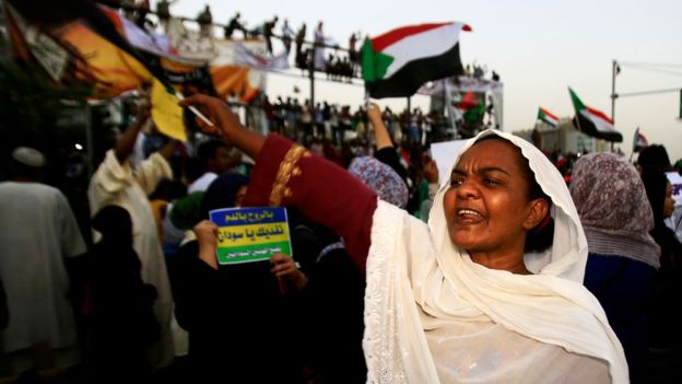    هل كشفت مظاهرات السودان تفاصيل غير معروفة عن النساء؟