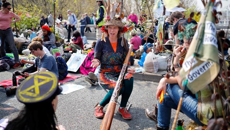 محتجو التغيير المناخي في لندن يخططون "لإغلاق" مطار هيثرو