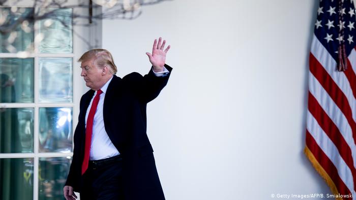 عرائض من عشرة ملايين توقيع تطالب بعزل دونالد ترامب