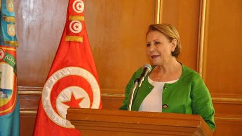 نزيهة العبيدي