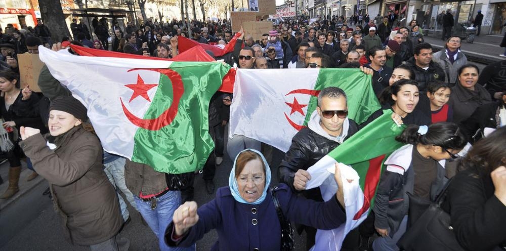 الجزائريون يرفضون الرئيس المؤقت و،إجراء الانتخابات في يوليو