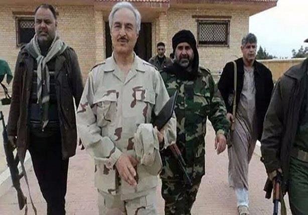 حفتر: الهجوم على طرابلس مستمر حتى يتم حل الجماعات المسلحة