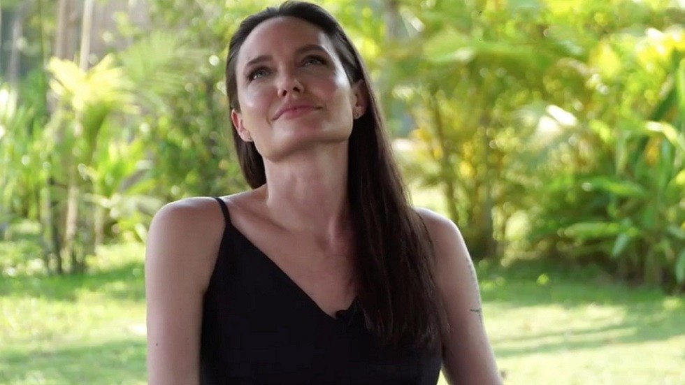 أنجلينا جولي بين أسوأ ممثلات هوليوود بحسب موقع مشاهير!  أنجلينا جولي بين أسوأ ممثلات هوليوود بحسب موقع مشاهير!