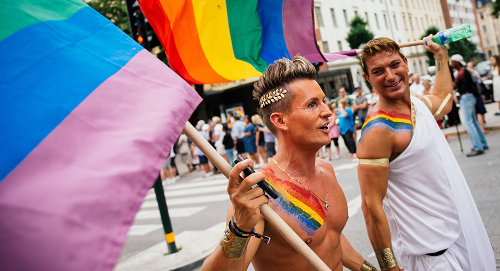 كيف بدأت مسيرات "برايد" للمثليين وما قصة علمهم؟