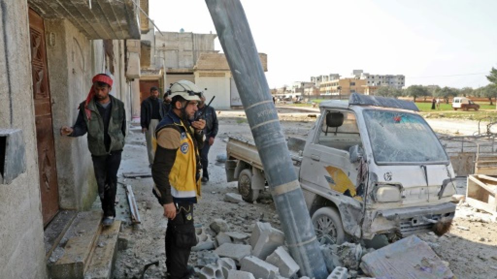 مقتل وإصابة مدنيين بينهم أطفال في غارات جوية على إدلب