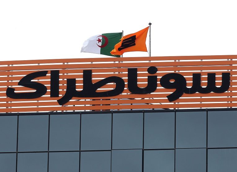 إيران تجبر ناقلة نفط جزائرية على دخول مياهها الإقليمية