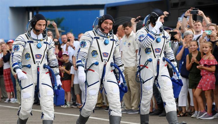 ثلاثة رواد يصلون إلى محطة الدولية مع احتفال ناسا بذكرى الهبوط على القمر