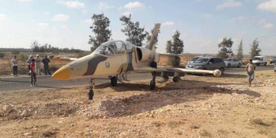 طيار ليبي هبط اضطراريا في تونس هربا من النزاع في ليبيا