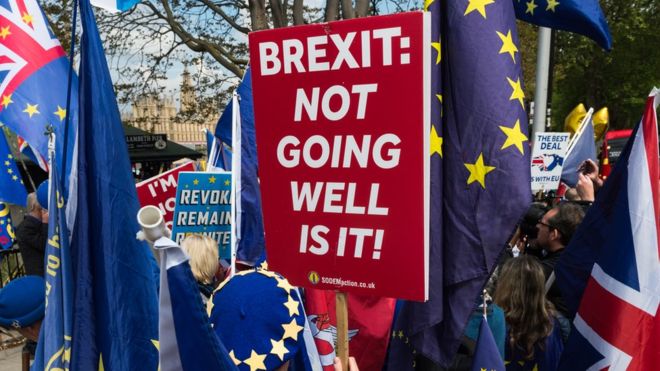 فاراج وحلفاء ترامب يجمعون الأموال لحملة "بريكست" عالمية