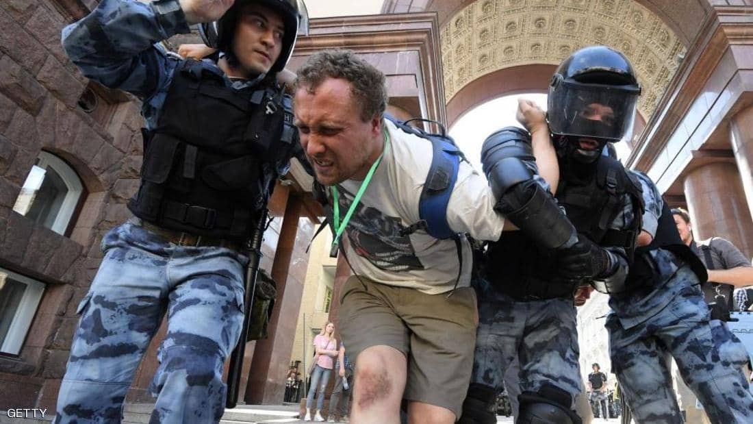 شرطة موسكو تعتقل أكثر من ألف شخص أثناء مظاهرات للمعارضة