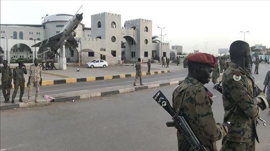  تجمع المهنيين يتهم"المجلس العسكري"بمهاجمة حشد سلمي