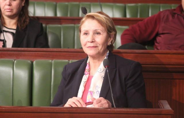 نزيهة العبيدي