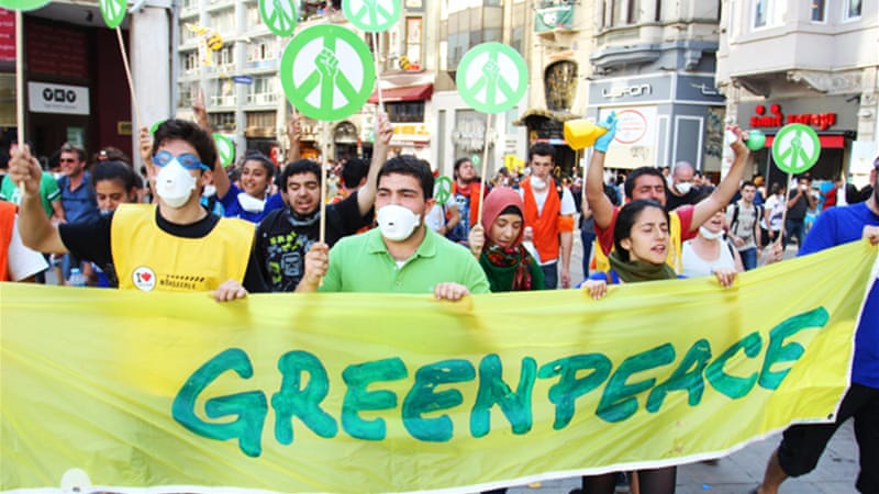 مظاهرة لمنظمة جرين بيس بالأرجنتين احتجاجا على إزالة الغابات