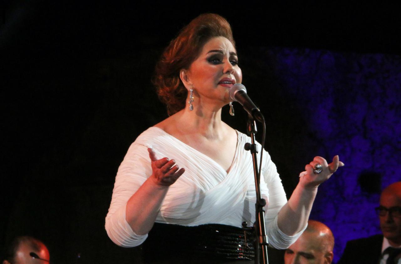   ميادة الحناوي : أول سقوط على المسرح في صفاقص  