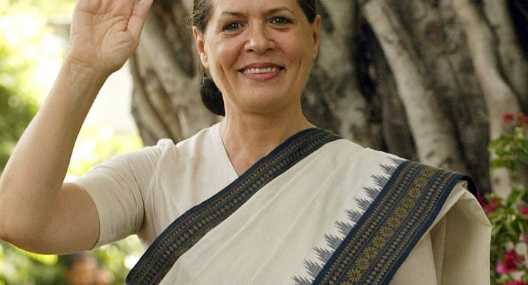 اختيار سونيا غاندي رئيسة مؤقتة لحزب "المؤتمر الهندي