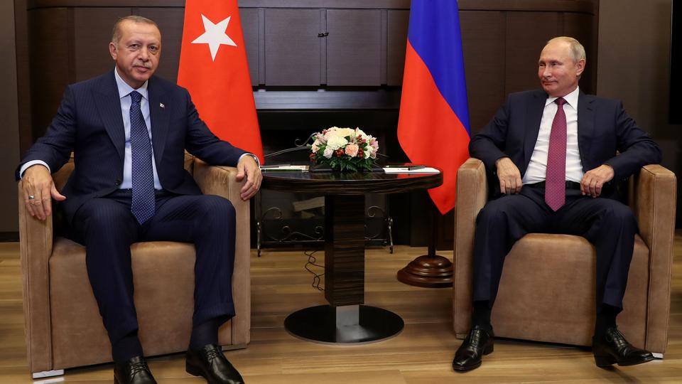  خلافات أنقرة وموسكو وقواعد لمنع الروس من “فرض الأمر الواقع”   