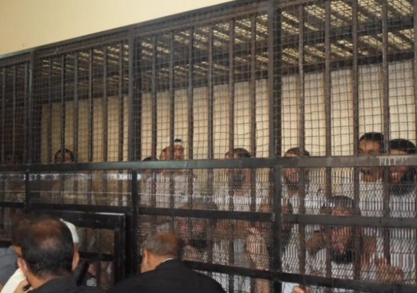 القاهرة تسلم الكويت قائمة تضم 15 إخوانيا يحولون أموالا لمصر