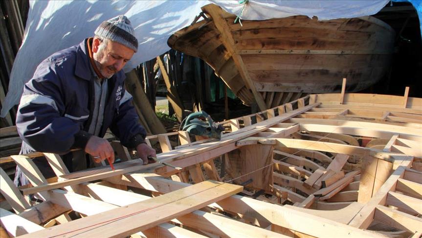 صناعة قوارب الصيد  في غزة
