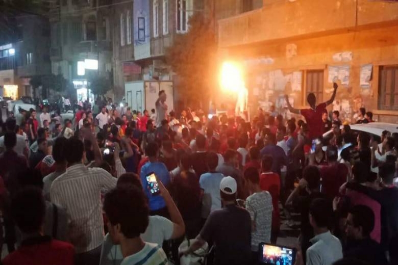 مصريون يخرجون إلى الشوارع للاحتجاج ضد الحكومة