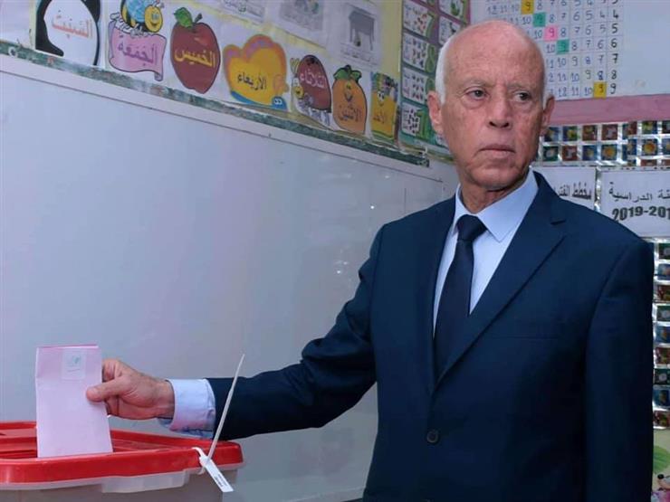 الفوز الكاسح لسعيد يضع البرلمان التونسي تحت الضغط