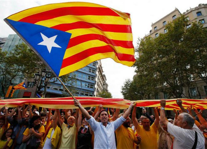 الانفصاليون يعتزمون إضرابا شاملا يشل كتالونيا غدا الجمعة