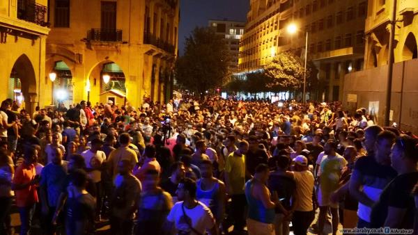 الرئيس والحكومة في سباق لتهدئة ثورة الشعب اللبناني