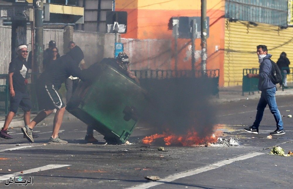 فرض حظر التجول مجددا وسط استمرار الاحتجاجات العنيفة في تشيلي