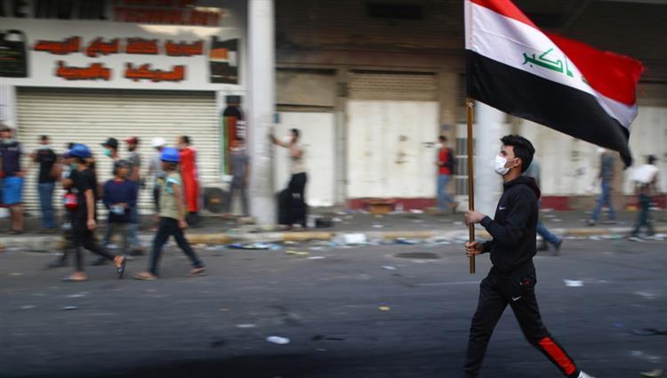  مد وجزر بساحات التظاهر بالعراق.والمدارس تعاود فتح أبوابها