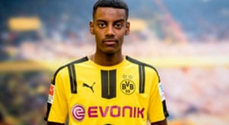 الجماهير الرومانية توجه إساءة عنصرية لإيساك في تصفيات يورو  