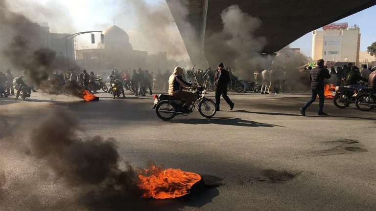  إلقاء القبض على نحو ألف شخص في ايران خلال يومين  
