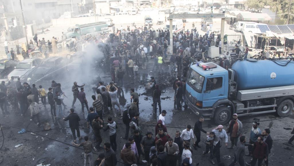 تفريق مظاهرة طالبت باعدام معتقل بمدينة الباب السورية تفريق مظاهرة طالبت باعدام معتقل بمدينة الباب السورية