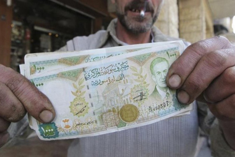 الدولار بألف والليرة السورية بأدنى مستوى لها منذ ثماني سنوات