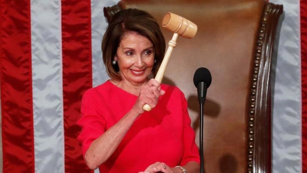  بيلوسي تدافع مجددا عن قرار التحقيق مع ترامب بالتقصير