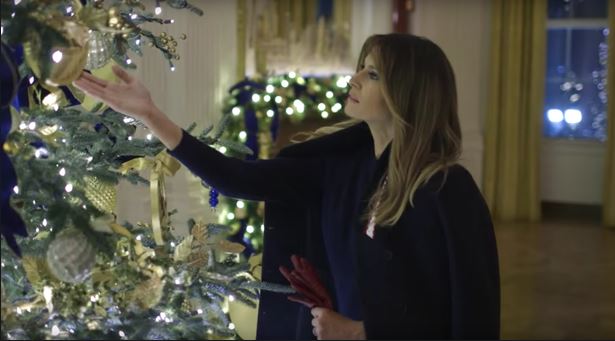 ميلانيا ترامب تضيء شجرة عيد الميلاد الوطنية في واشنطن