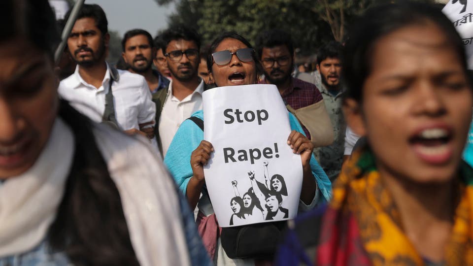 احتجاج الآلاف بعد اغتصاب طالبة جامعية في بنجلاديش