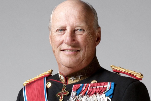 البلاط الملكي: نقل ملك النرويج إلى المستشفى