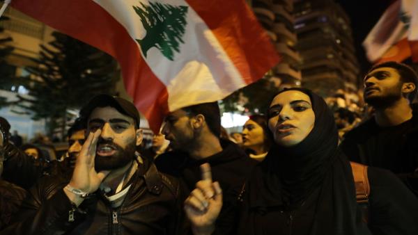 احتجاجات في بيروت على تشكيل الحكومة ومواجهات مع المحتجين  