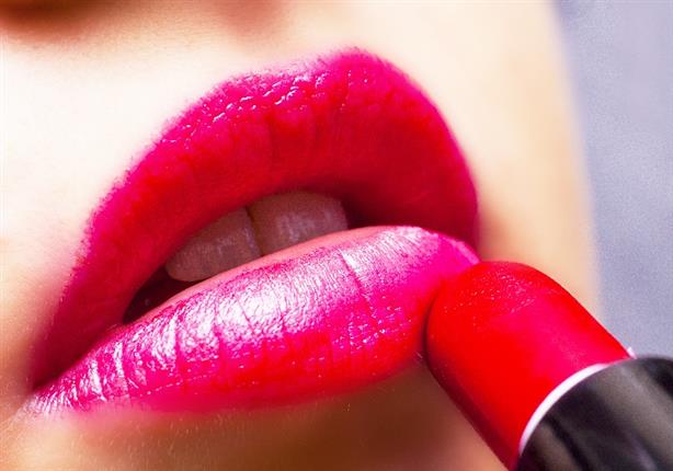 جدل في باكستان بعد إعلان جامعة منع الطالبات من وضع أحمر الشفاه